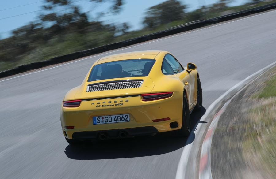  Porsche 911 Carrera GTS Coupe 2017 года  (WW) (фото 21 из 44)